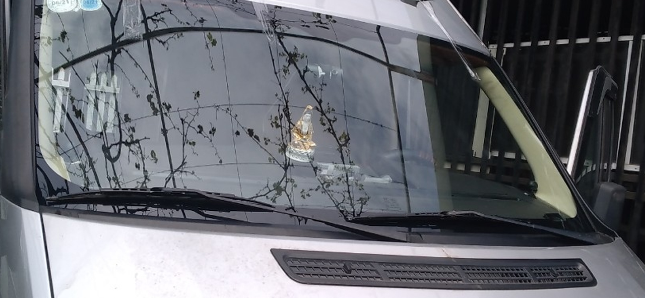 Thay Kính XE HƠI 4